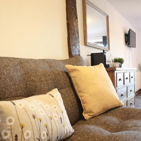 The Black Dog Inn Dalton-in-Furness Eksteriør billede