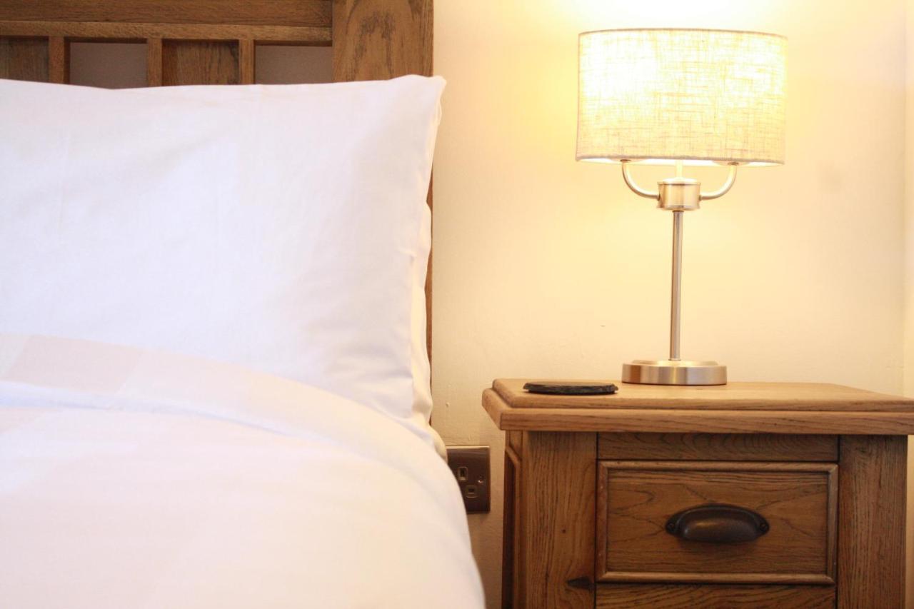 The Black Dog Inn Dalton-in-Furness Eksteriør billede