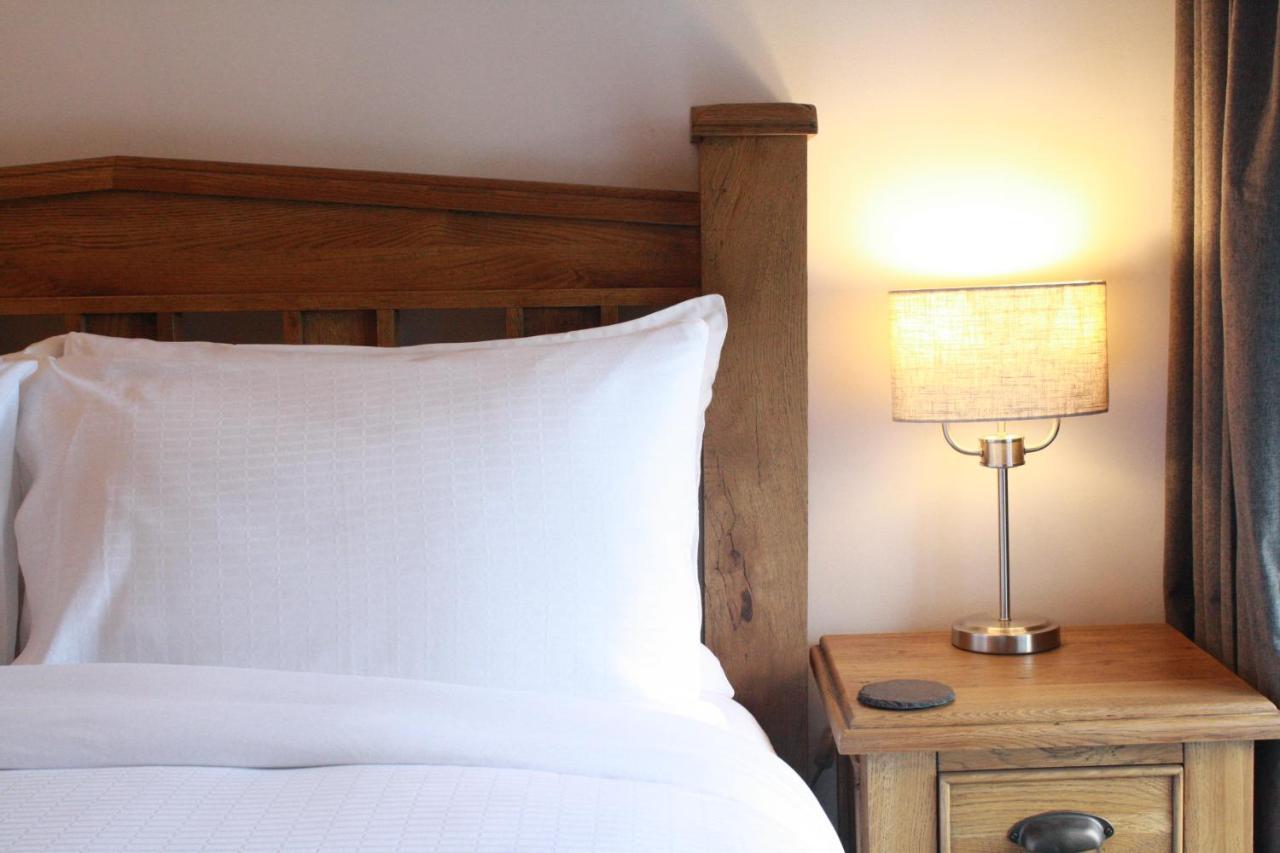 The Black Dog Inn Dalton-in-Furness Eksteriør billede