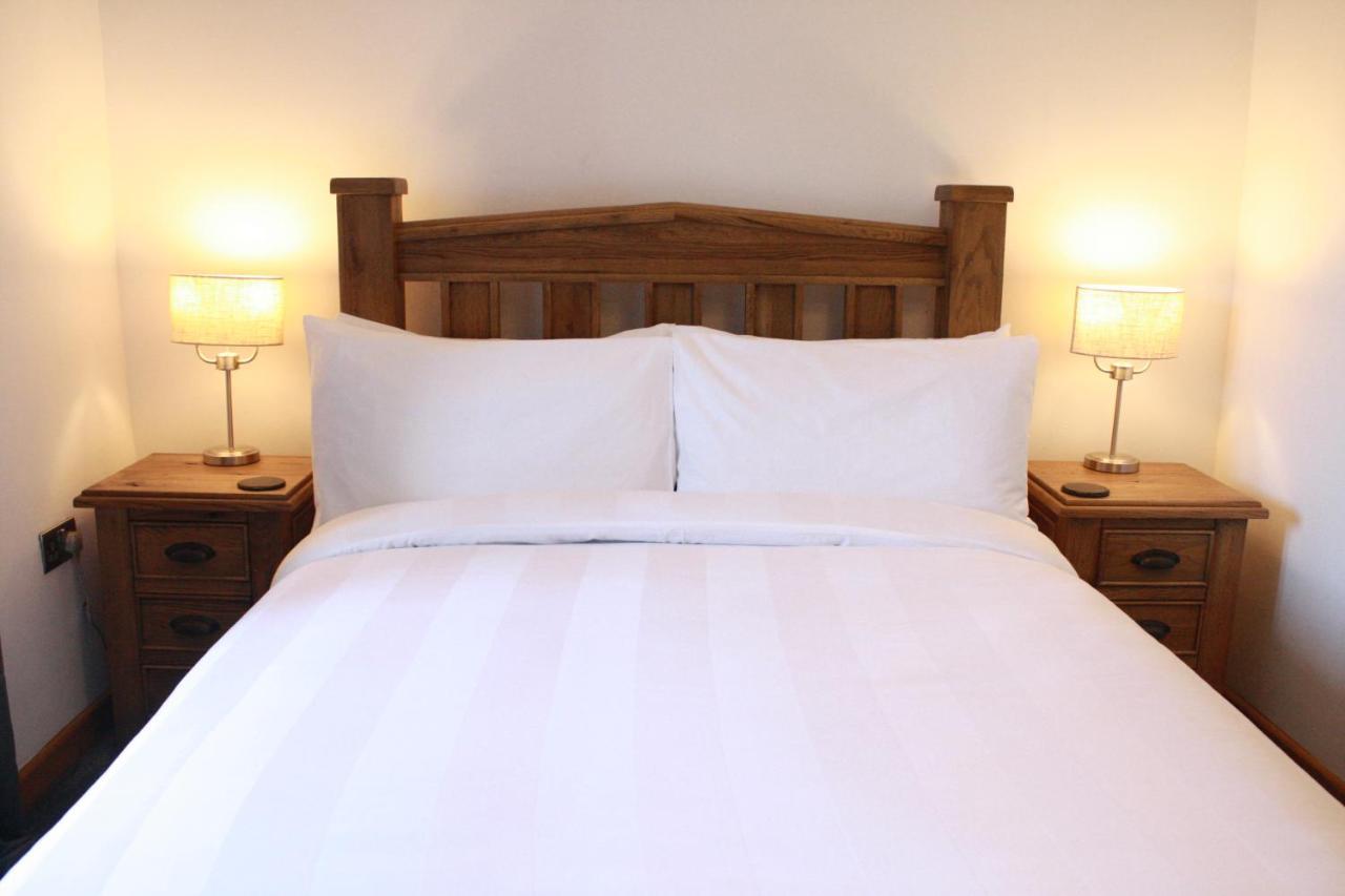 The Black Dog Inn Dalton-in-Furness Eksteriør billede
