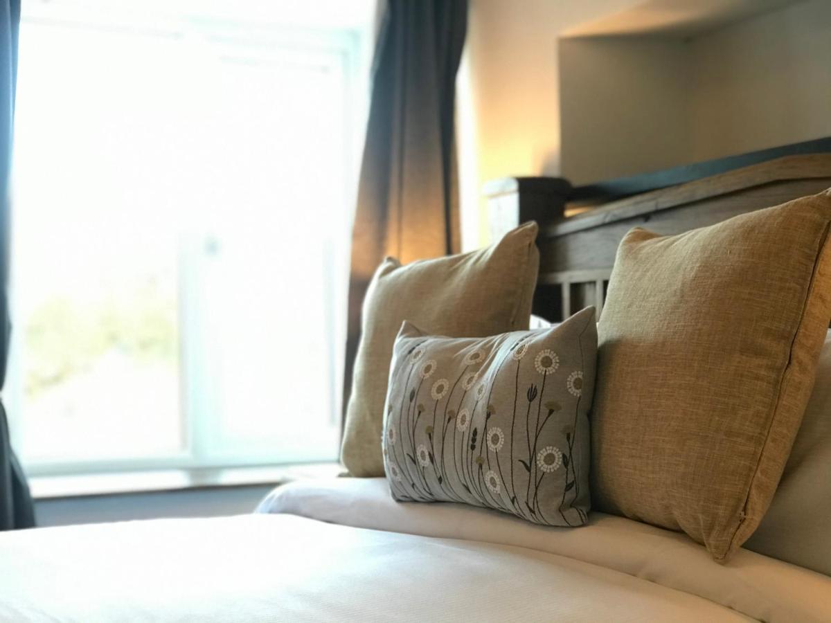 The Black Dog Inn Dalton-in-Furness Eksteriør billede