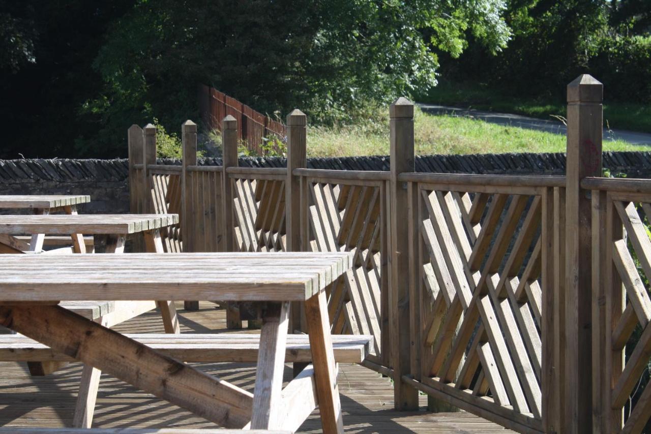 The Black Dog Inn Dalton-in-Furness Eksteriør billede