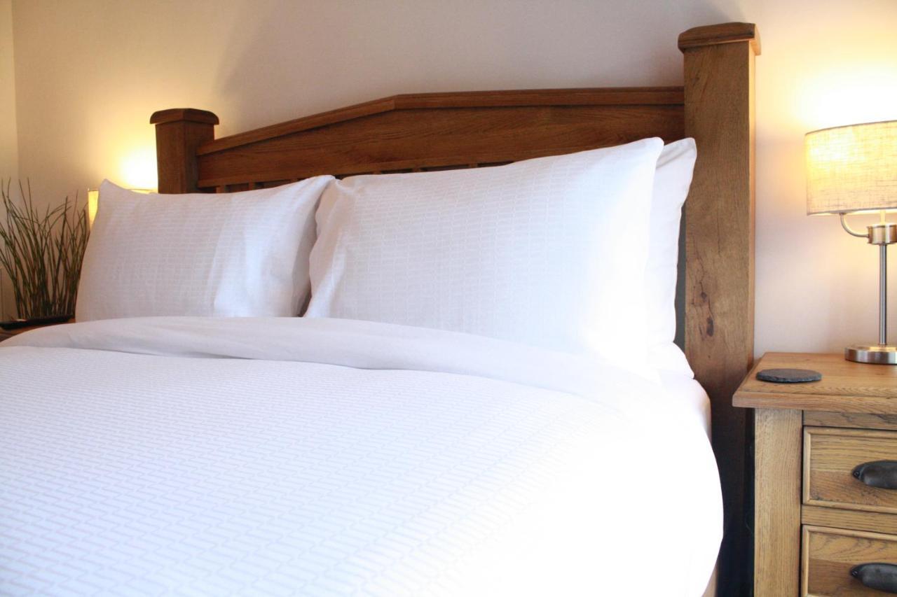The Black Dog Inn Dalton-in-Furness Eksteriør billede
