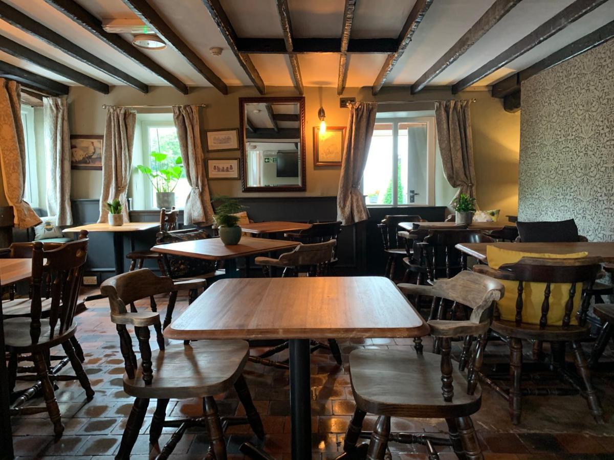 The Black Dog Inn Dalton-in-Furness Eksteriør billede